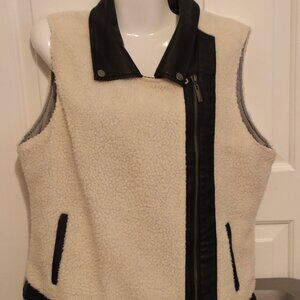 Odyn Women's Large Ivory/Black Faux Sherpa Zip Front Vest